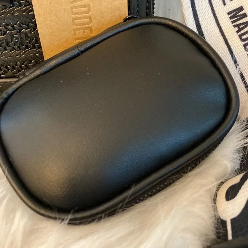 NWT Luxury Steve Madden Crossbody Bag w/AirPod Case - Black